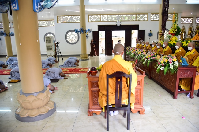 Lễ truyền giới Sa di Phương Trượng